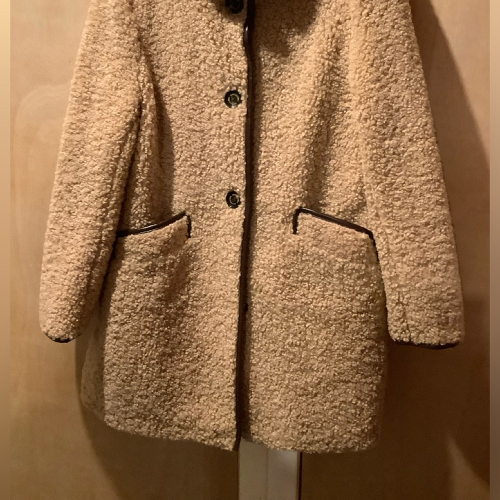 NWOT Chic Tan Sherpa Coat with Brown Trim